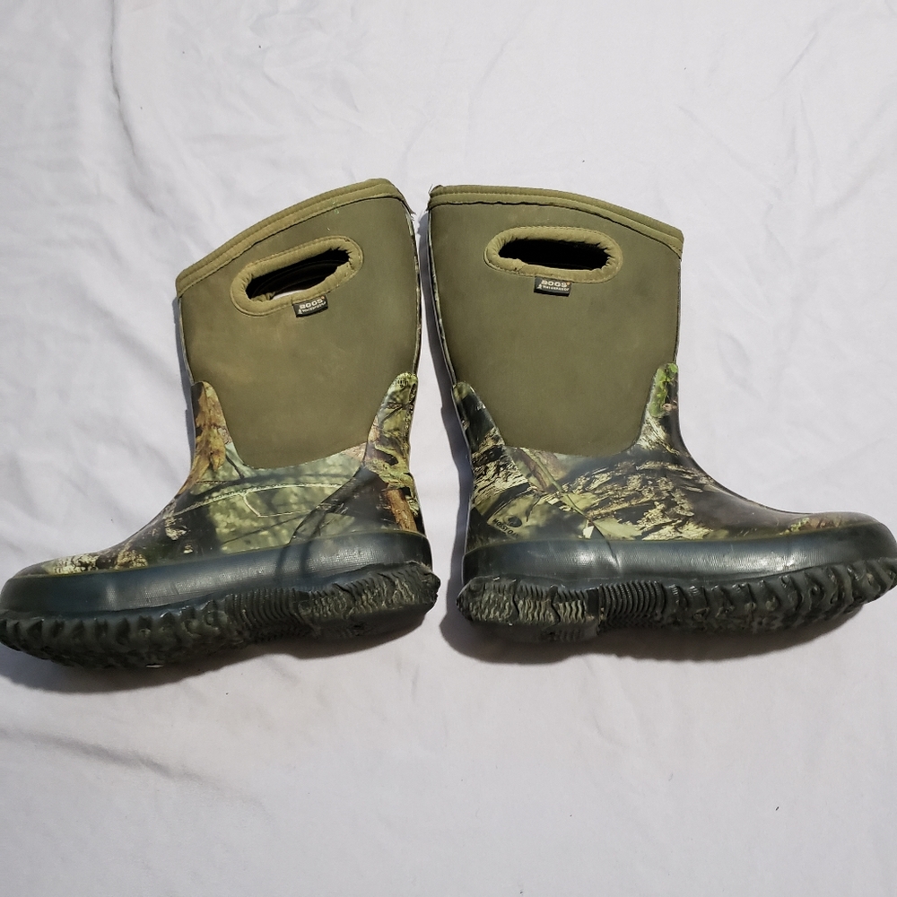 Camo BOGS boys